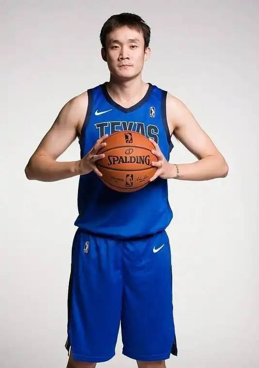 开云app-达拉斯独行侠清晨更衣室发声，志在CBA季后赛名次提升，媒体盛赞，资深球员宣示担当的简单介绍