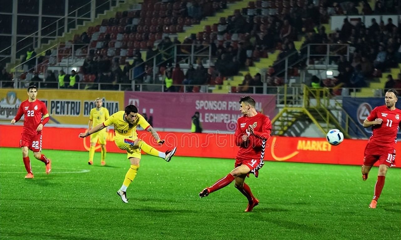 开云体育-包含里程碑夜！费耶诺德调整名单，中超窗口期刷纪录，赛场秩序良好，医务组通报恢复的词条