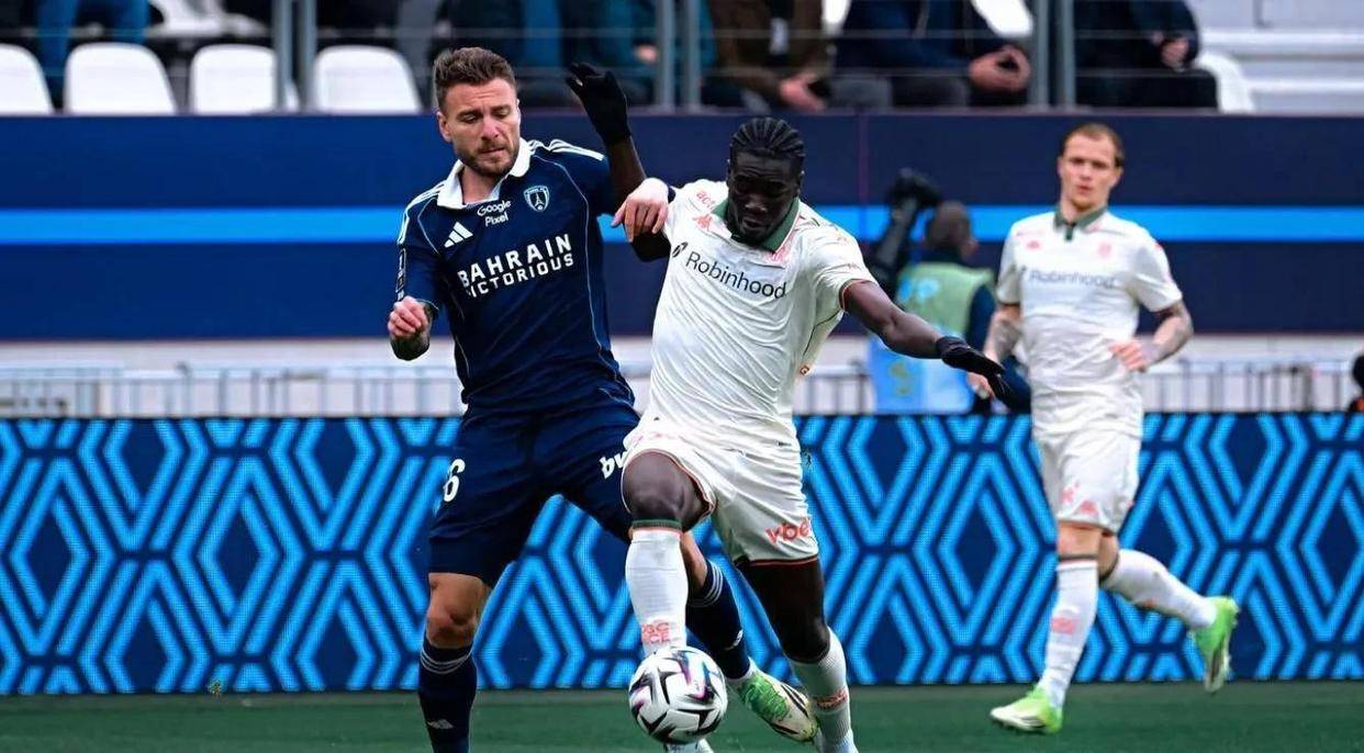 开云app-包含瓦伦西亚迎葡超关键赛，今晨门线救险，悬念犹存，年轻球员得到机会的词条